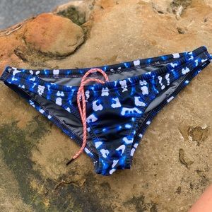 Jolyn Europe bottoms size medium
